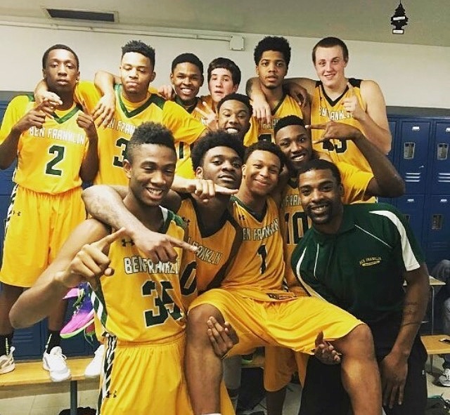 Article28 PHOTO3-Assistent Coach Kendall Mack & Ben Franklin HS Basketball Team_Fotor