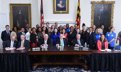 GovHogamBill;SigningPic